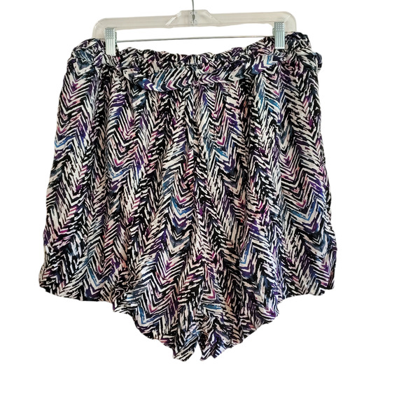 TORRID SHORTS PLUS SIZE 2X COMFORTABLE PULL ON PAPERBAG TIE WAIST SOFT CHEVRON - Picture 4 of 10